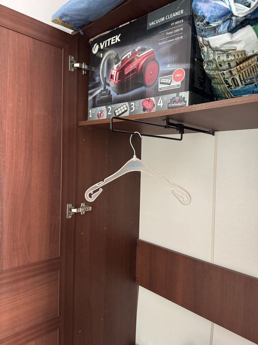 Продам Шкаф в прихожую комнату