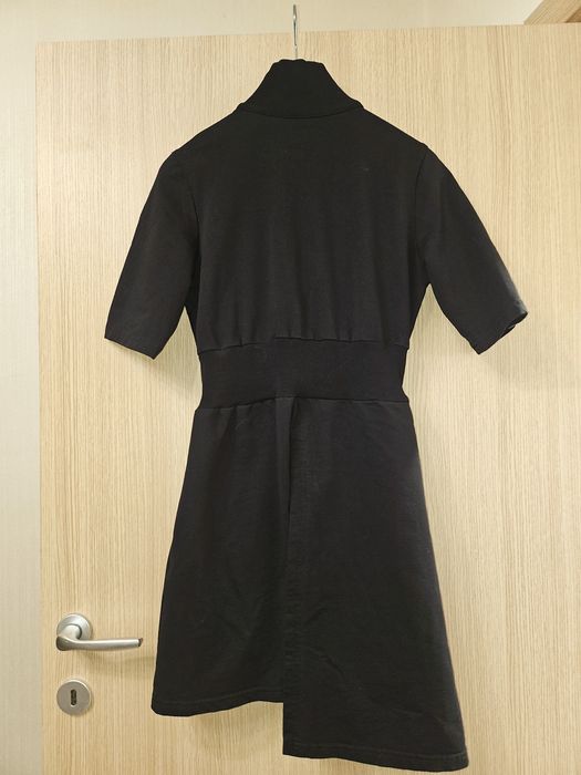 Спортна рокля Lucy