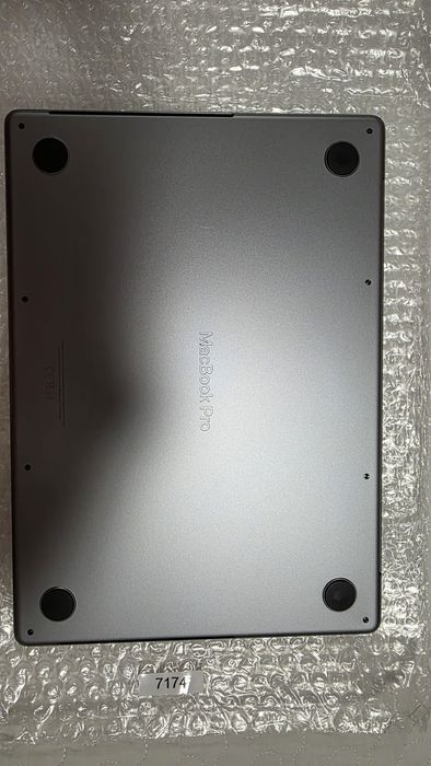 Macbook Pro 14" M1 Pro 2021 impecabil