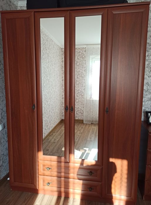 Продам Шкаф Россия