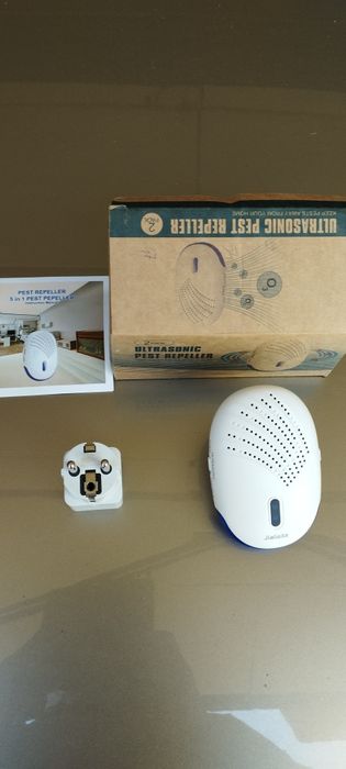 Aparat ultrasonic performant împotriva insectelor și rozătoarelor