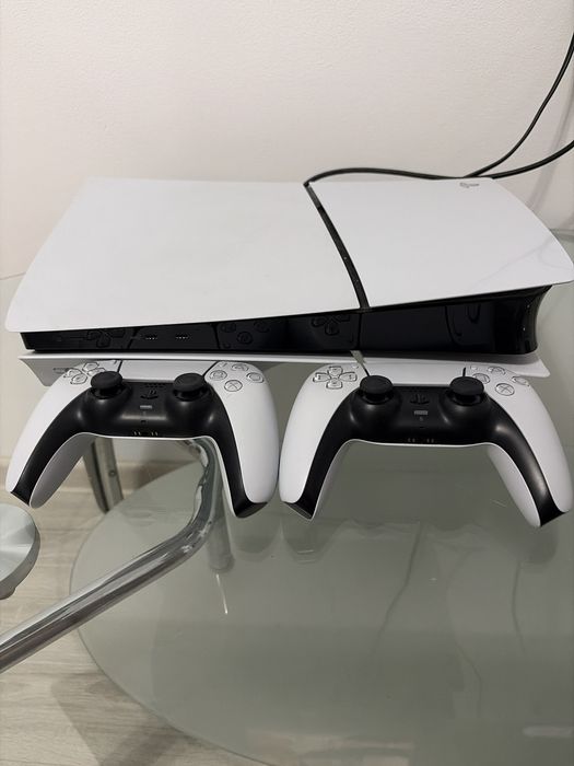 Vand PlayStation 5 slim  1TB +2 console+FC24