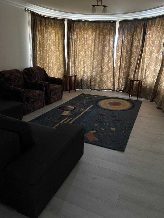 Închiriez etaj la casa