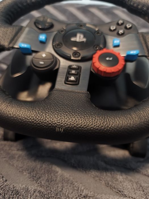 Playstation 4 + Logitech g29