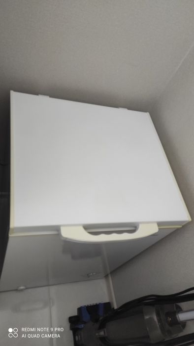 Продам морозильную камеру ларь  Midea ,