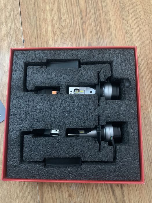 Led лампочки  Н4