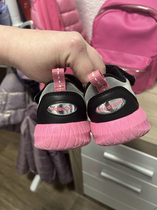 Маратонки Reebok за момиче.