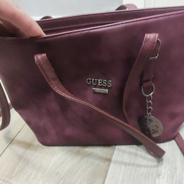 Дамска чанта Guess