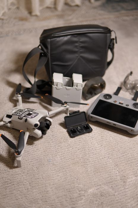 Продам дрон: Dji mini 4 pro