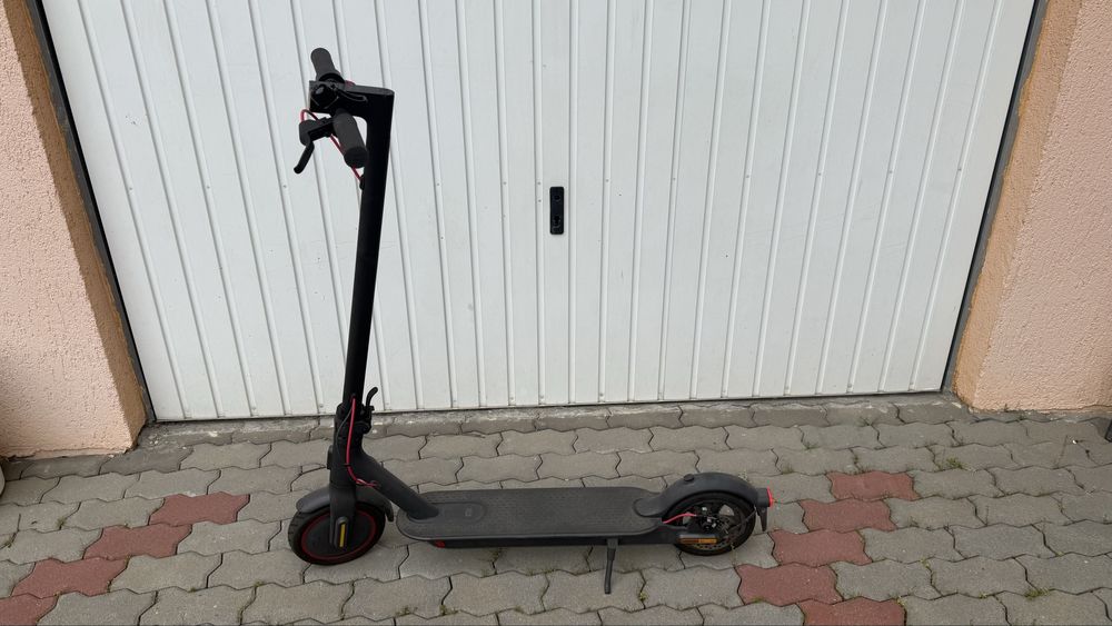 Trotinetă electrică Xiaomi Mi Electric Scooter Pro 2 - Ca Nouă