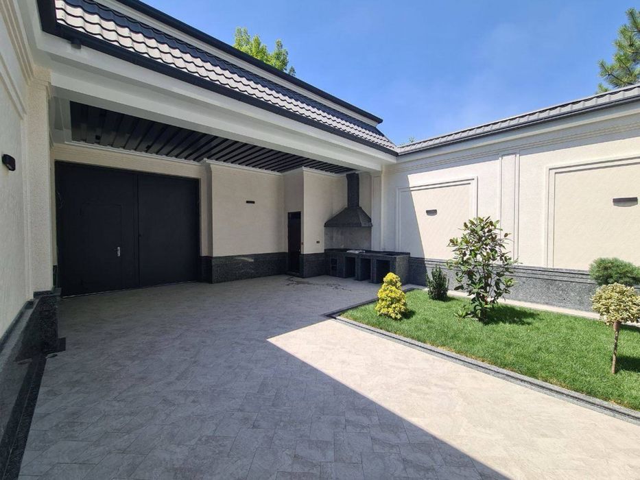 Дом Центр Луначарского 450 м2