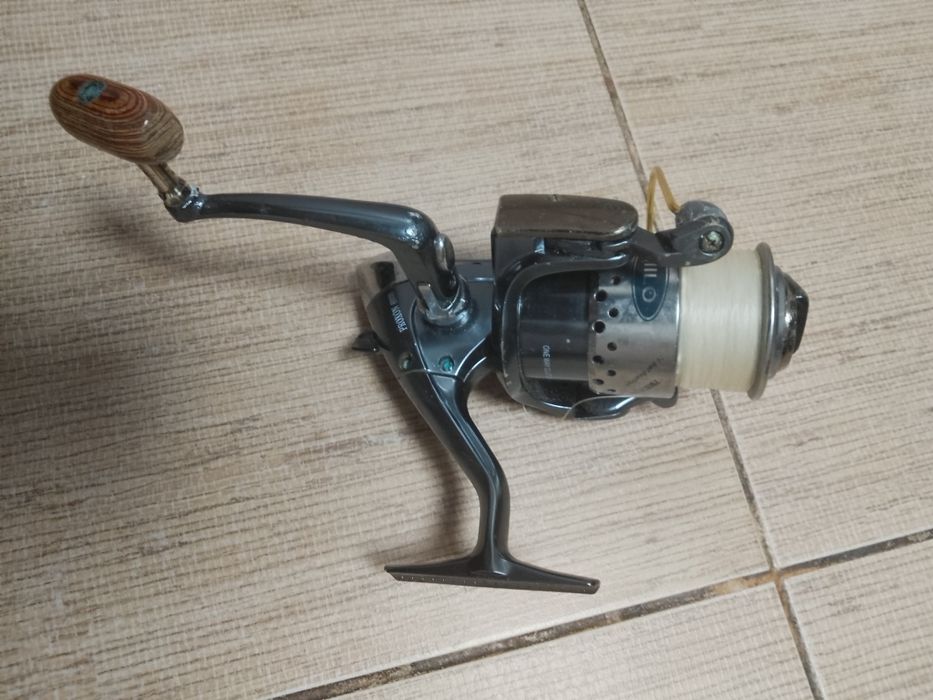 Vând 3 mulinete .MILo si LEEDA