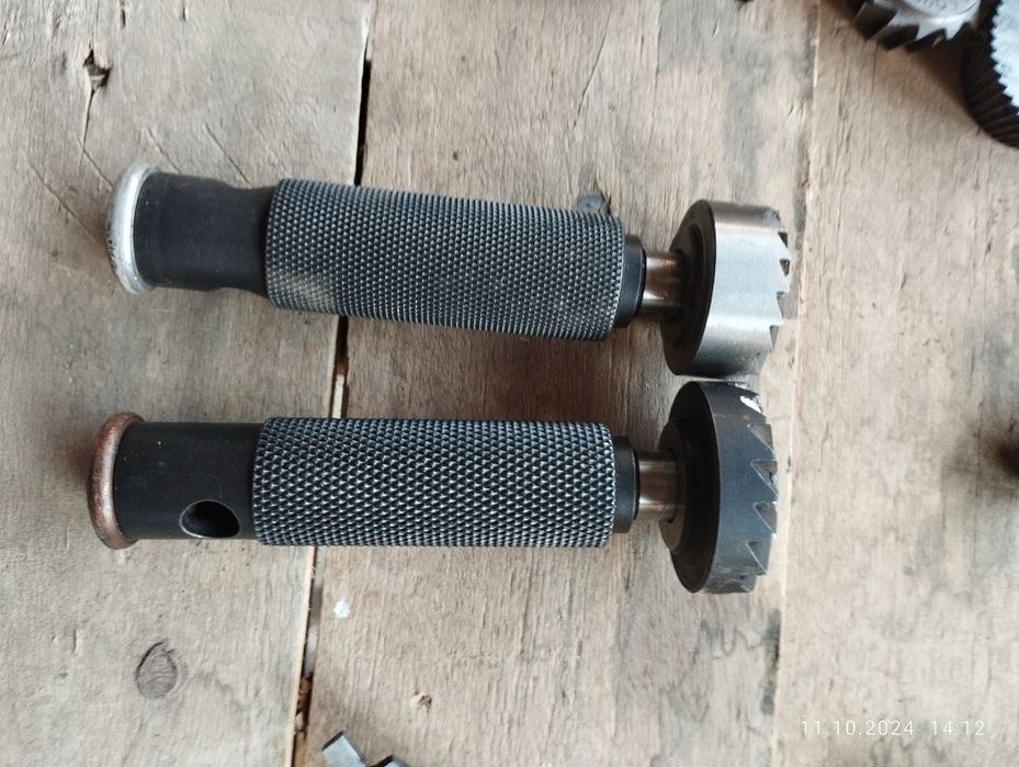 Инструмент для ремонта головки блока цилиндров