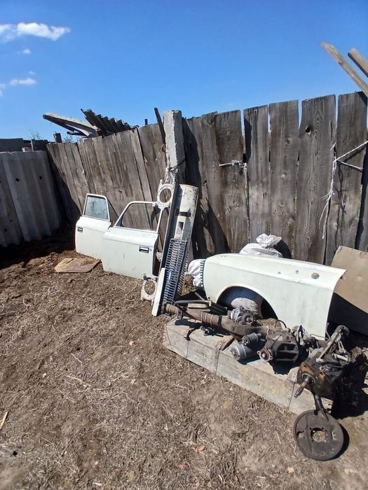 Запчасти на москвич