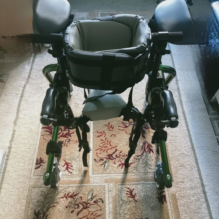 Продаётся ходунок для детей с дцп