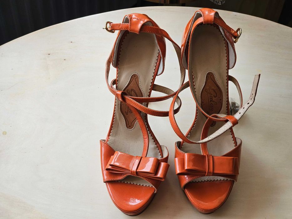 Sandale cu toc inalt si platforma din piele Guban marimea 37