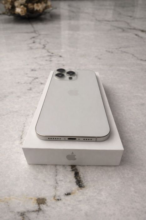 iPhone 15 Pro Max 256GB urgent impecabil cu cutie și încarcator