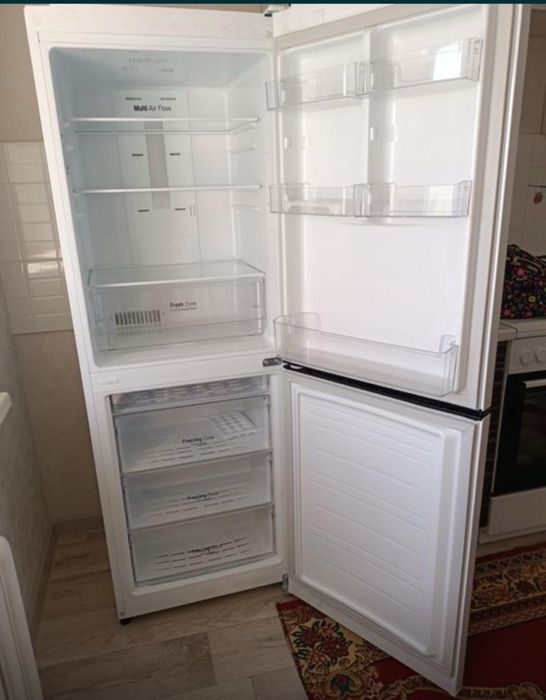 Продам холодилник LG