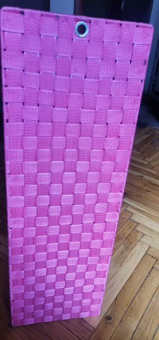 Етажерка в разкошен цвят за принцеси. Готова за закачване.