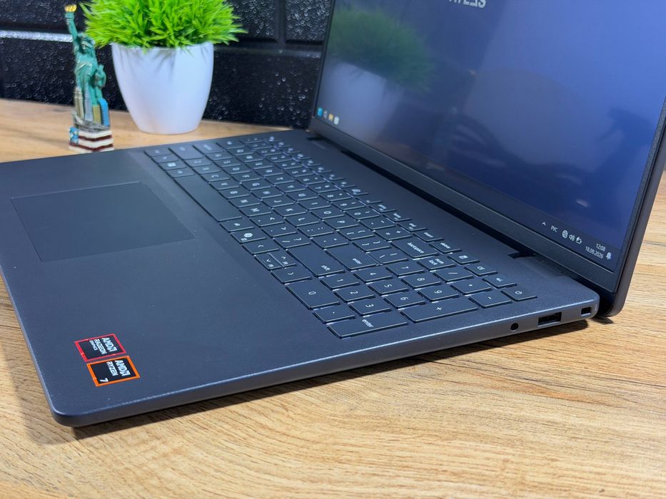 DELL 16 Сенсорный amd7-250