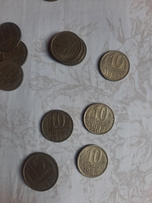 Продам монеты разные