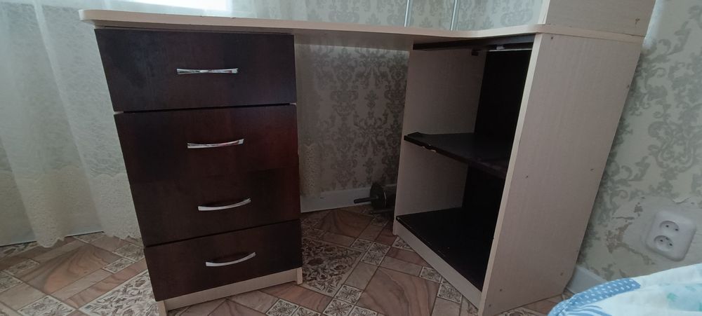 Продам стол 15 000тг