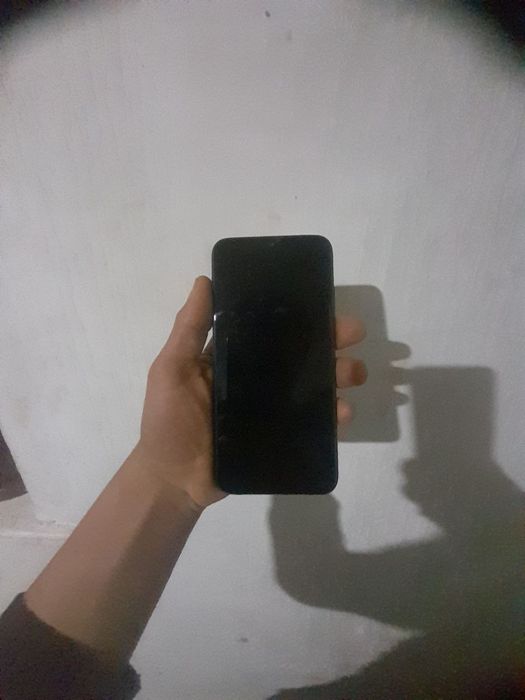 Redmi not 8 ideal aybi yoq xotirasi 64 4narx 350 kelishamz