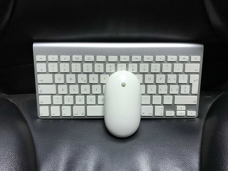 Комплект оригинални безжични клавиатури и мишки на Apple