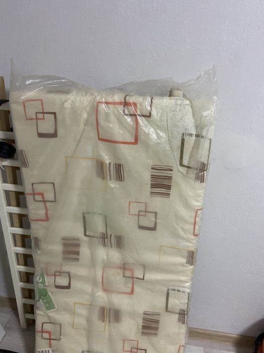 Продам маятниковую кроватку