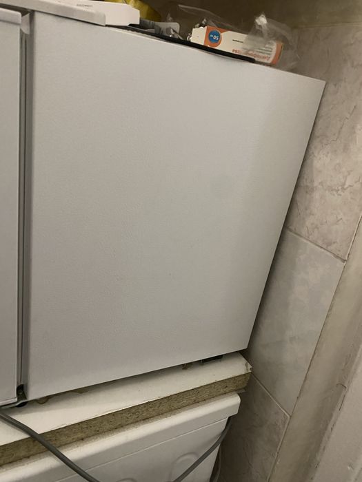 Продам мин холодильник