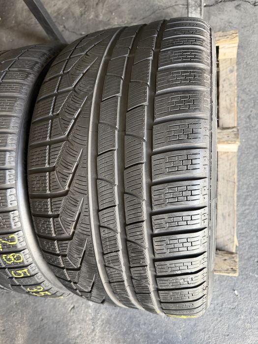 2 anvelope iarna 285/35/20 , Pirelli , 5.5-6 mm !