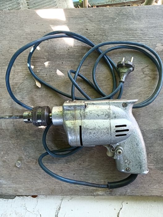 Продается электродрель СССР 9500т