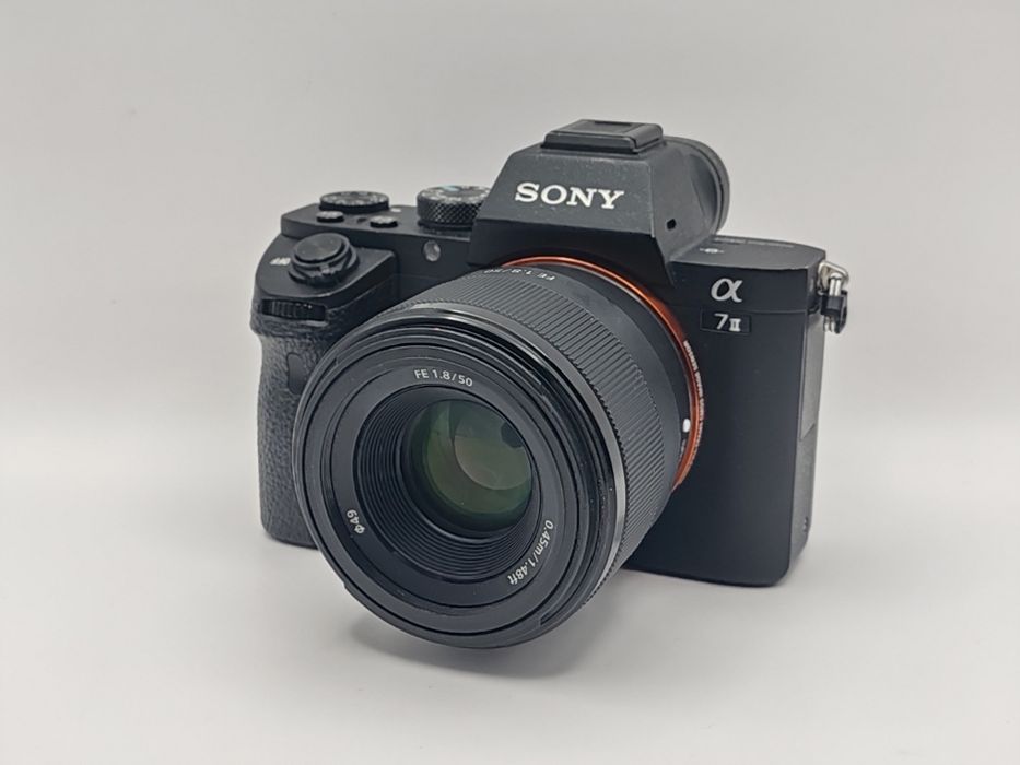 Doar 9463 CADRE! Kit Sony a7 II + obiectiv Sony 50mm F1.8