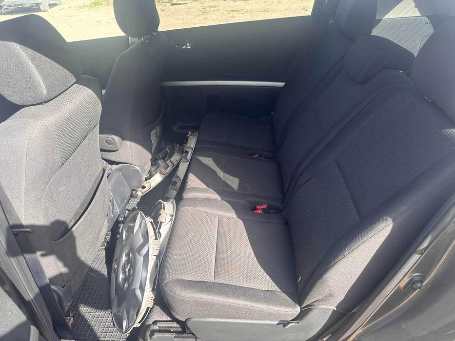 На Части Toyota Corolla Verso 2.2 D-4d 136к.с 2006г