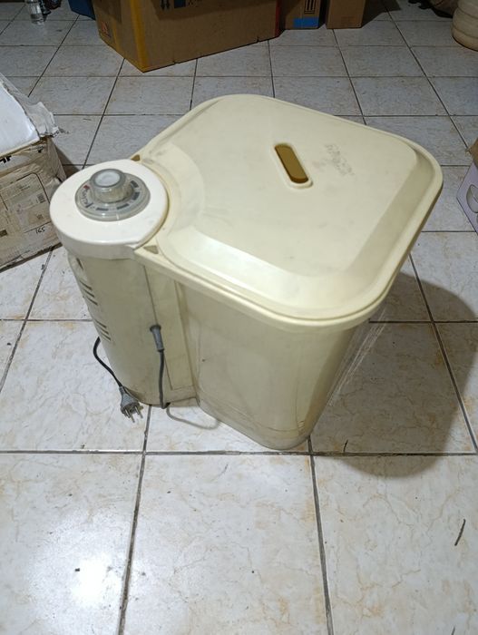 Продам стиральную машину Бобек