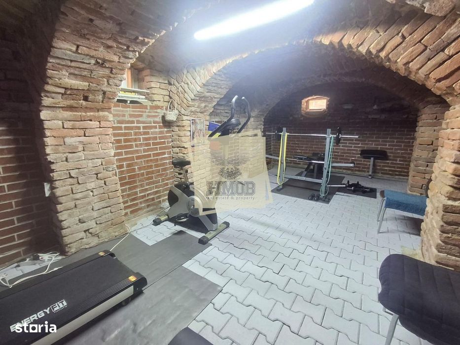 Casa individuala moderna 4 camere pivnita 350mp teren Mohu