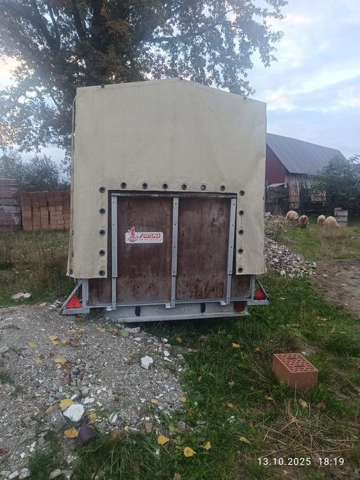 Remorcă adusă din germania