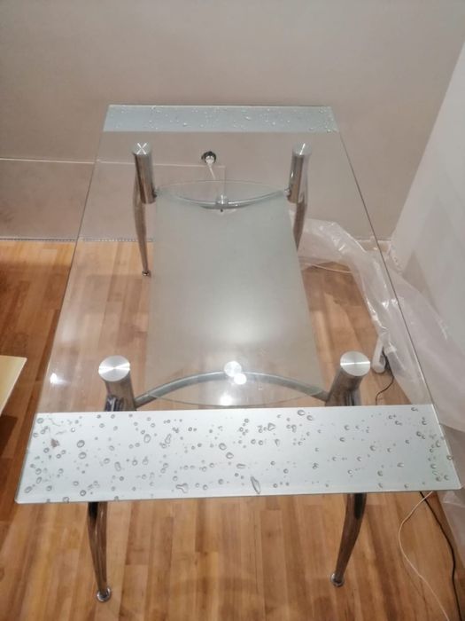 Продам стол стеклянный кухонный