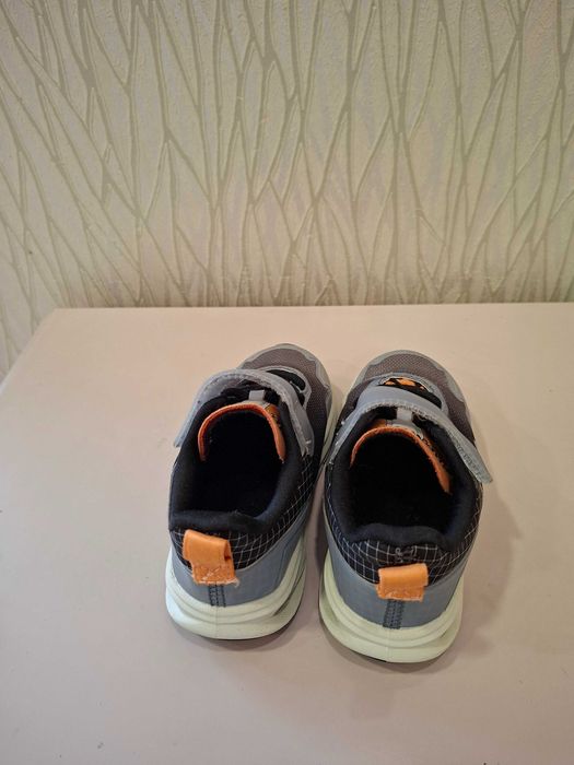 Спортни обувки ZARA  25 номер