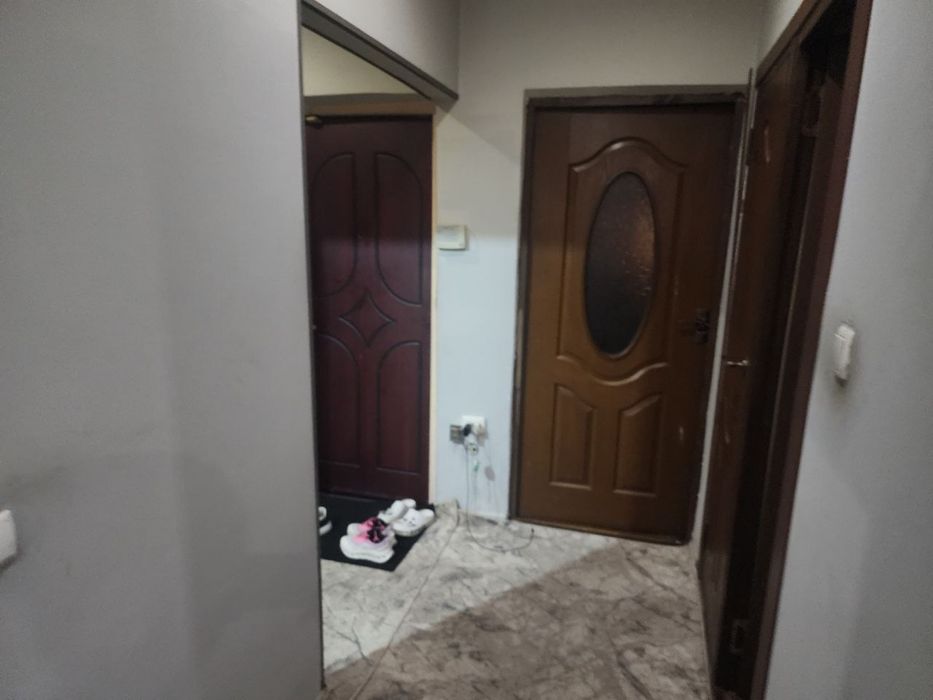 Продается 2/5/5 на Карасу-4 Среднее состояние Не торец 2 балкона