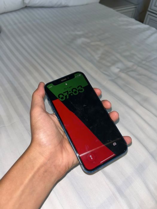 iPhone 12 mini в отличном состоянии