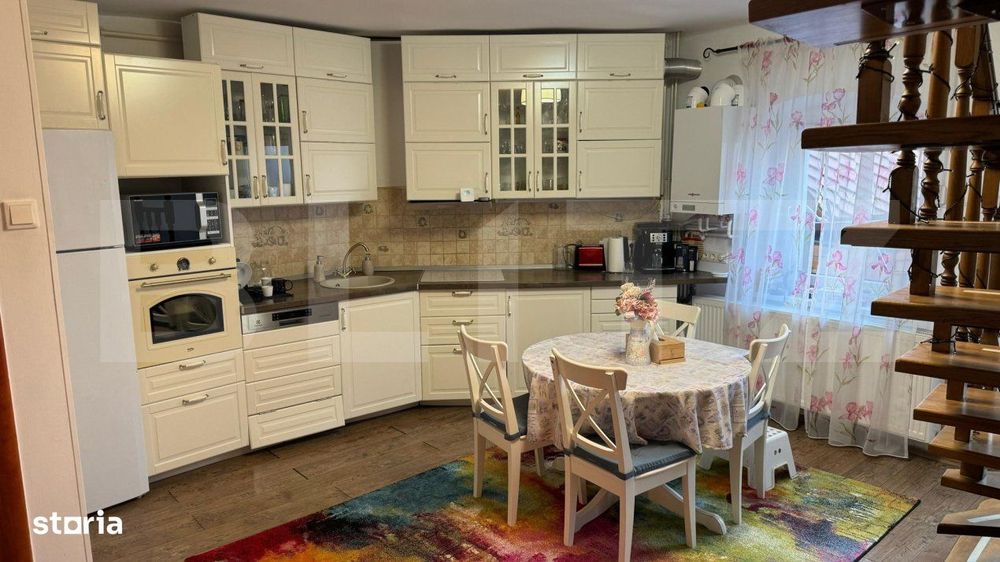 Apartament cu 4 camere, 150 mp, in Centrul Istoric al Brasovului — fotografia 3
