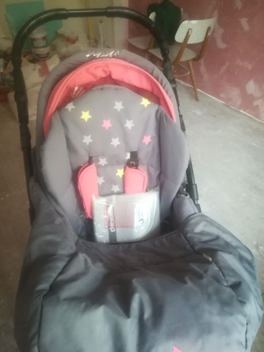 Продавам Комбинирана количка Chipolino STELLA Lime