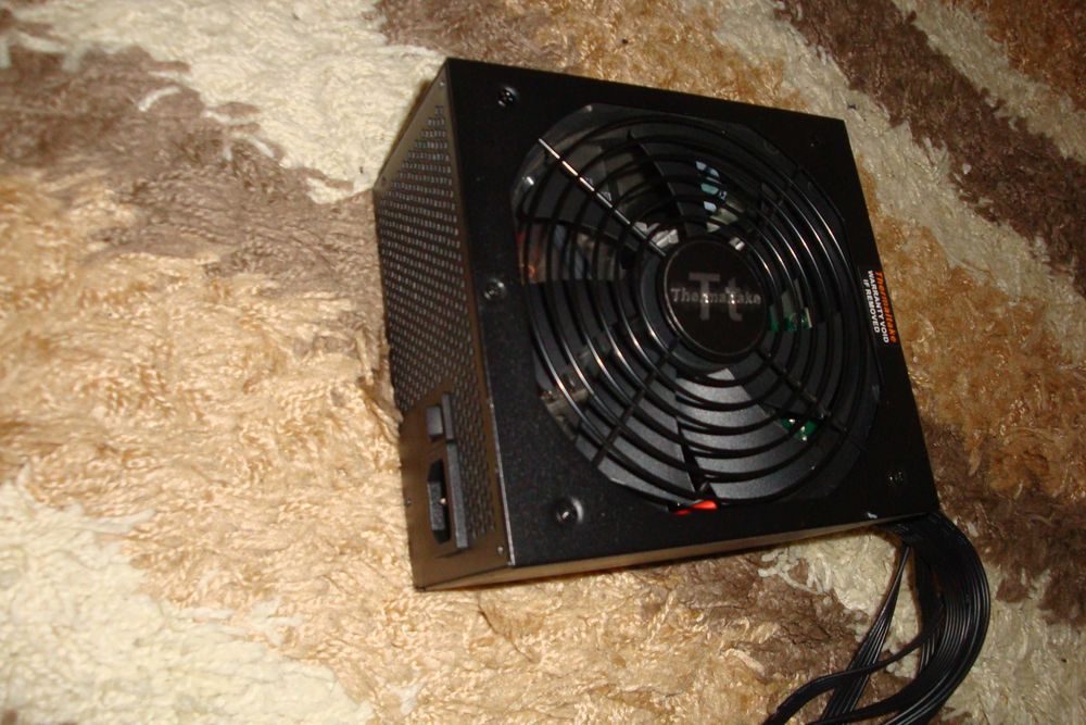 Sursa modulara smart thermaltake sps-530m ( lipsa cabluri )