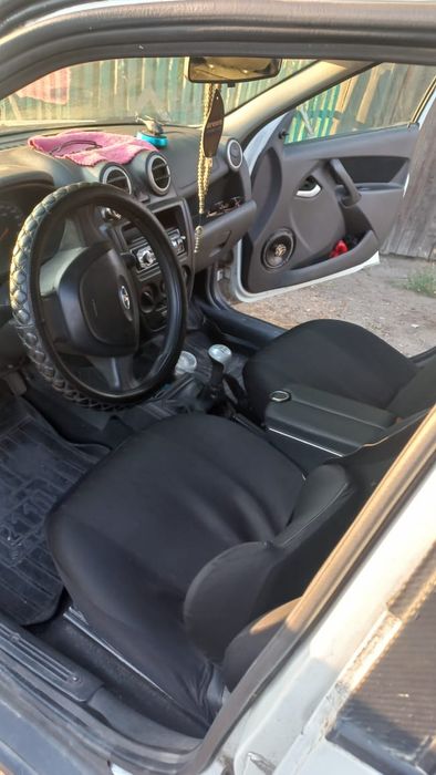 Продам Автомобиль гранта 2192