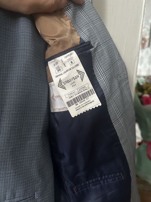 Продам кастюмы молодежные!