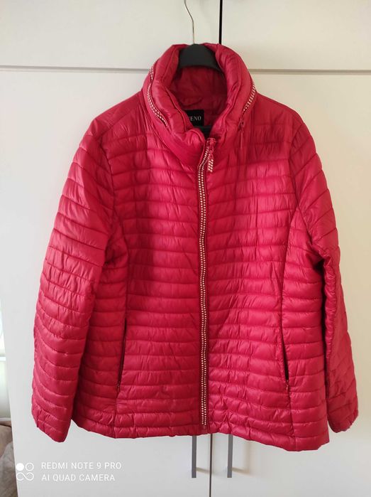 Дамско яко червено късо