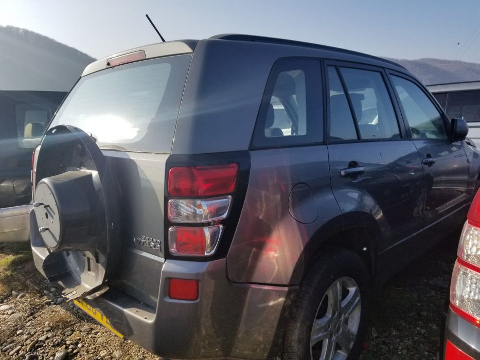 dezmembrez suzuki grand vitara 2