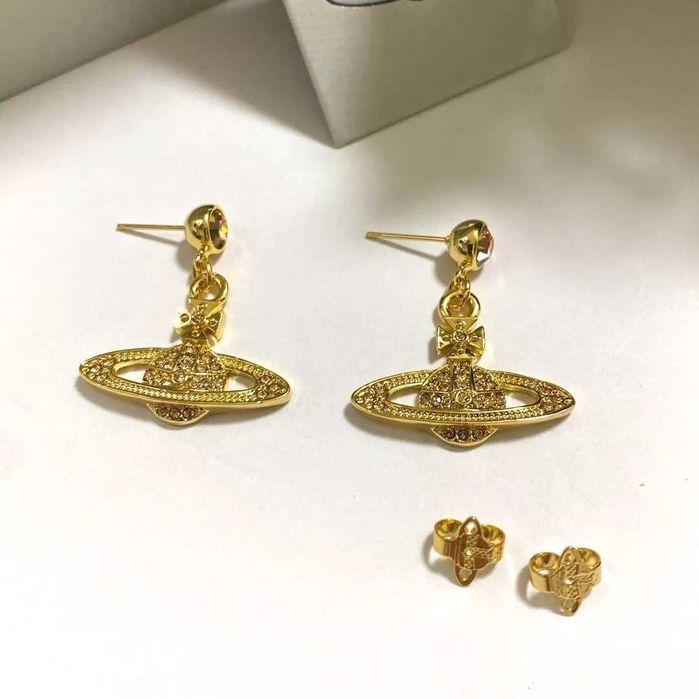 Vivienne Westwood oбeци