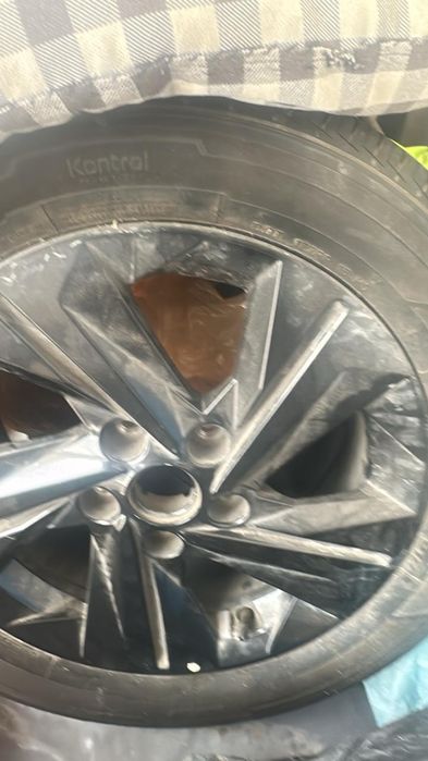 Продам шины от Элантра